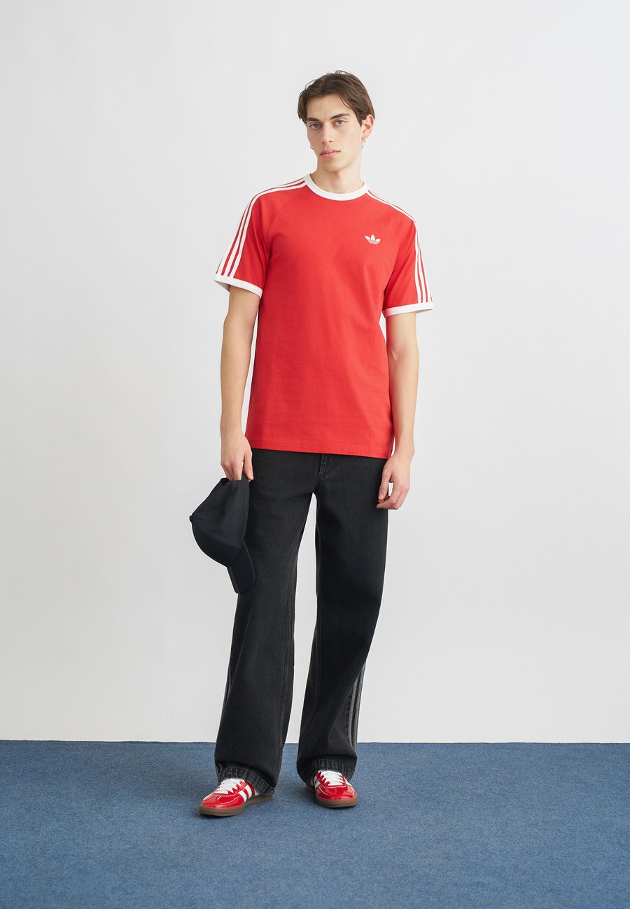 Футболка Adidas Originals TEE, Better Scarlet/Red — фото 2