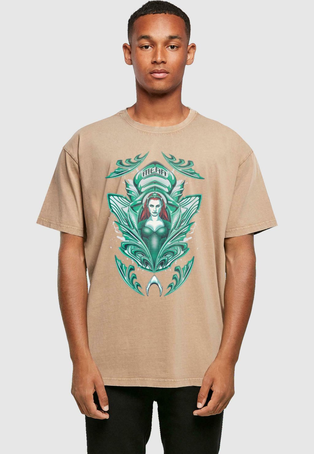 

Футболка с принтом AQUAMAN MERA CREST ACID WASHED ABSOLUTE CULT, бежевый