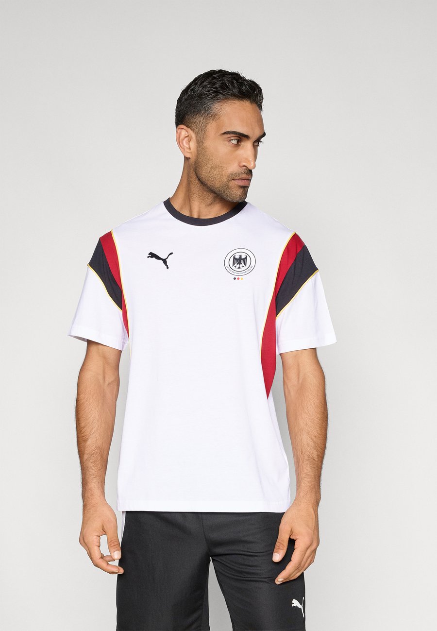 

Футболка Puma DHB ARCHIVE TEE 2.0, White, Белый, Футболка Puma DHB ARCHIVE TEE 2.0, White