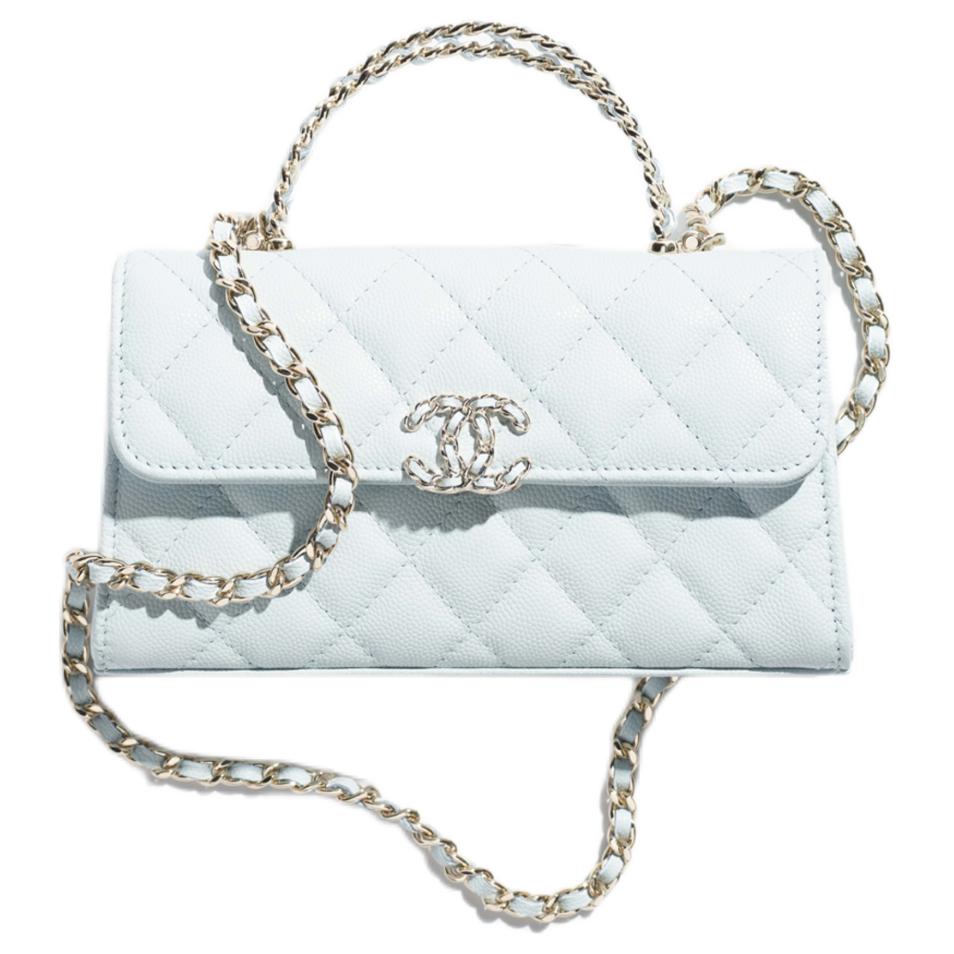 

CHANEL Сумка через плечо из глянцевой телячьей кожи с зерненым тиснением, женская, светло-голубая