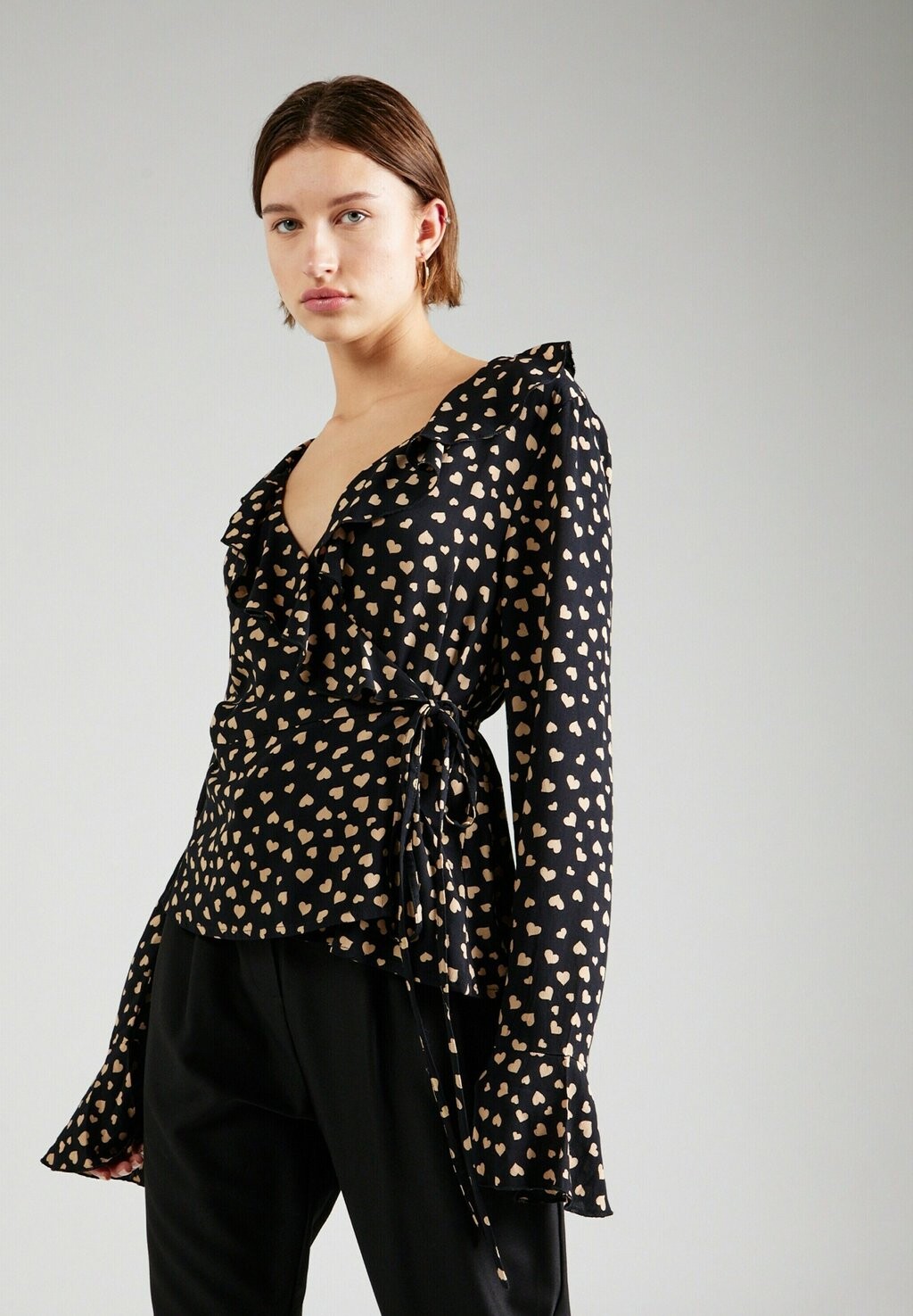 

Блузка LAILA Guido Maria Kretschmer Collection, цвет schwarz hellpink