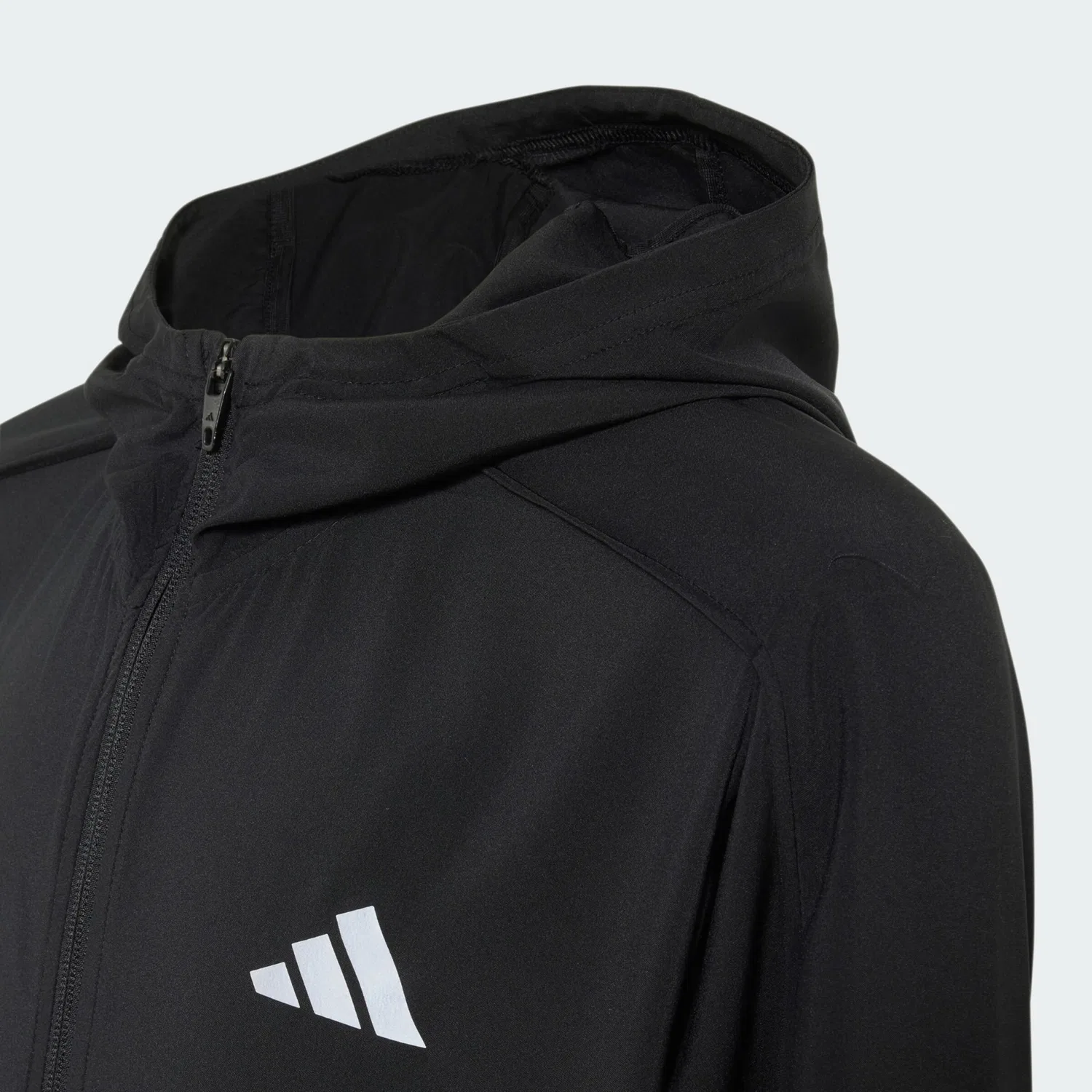 Спортивная куртка Adidas Sportswear черного цвета — фото 3