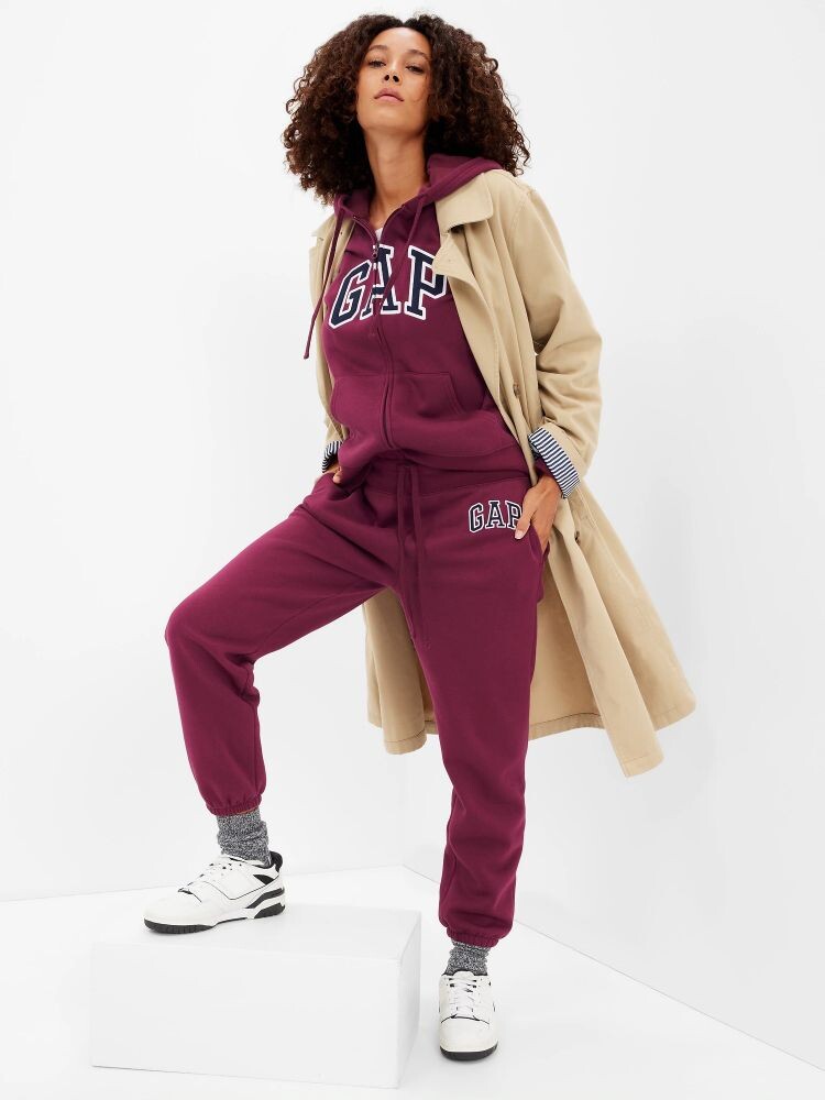 

Спортивные брюки с логотипом и флисом Gap, красный