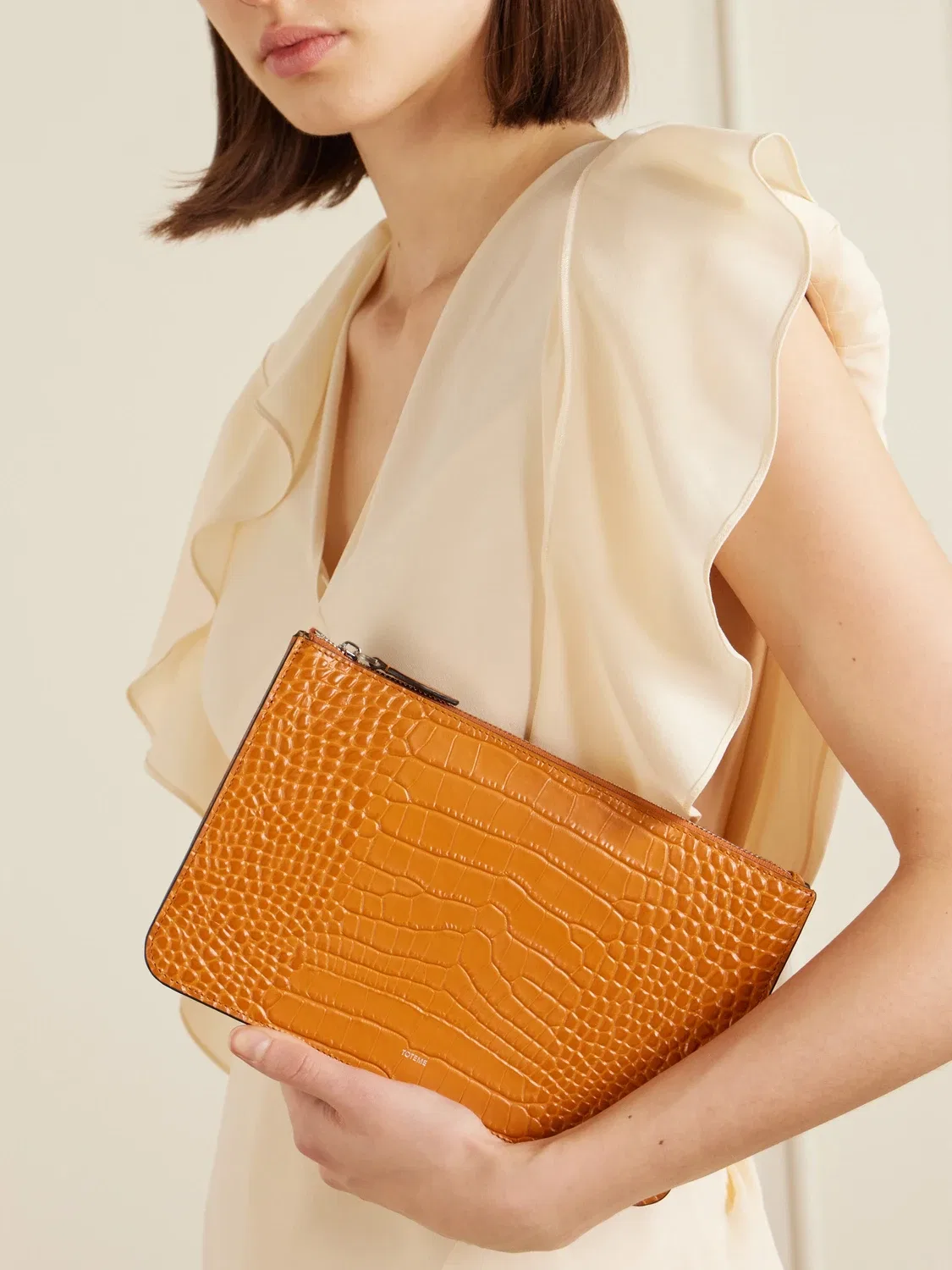 Клатч Threefold из кожи под крокодила TOTEME, оранжевый — фото 2