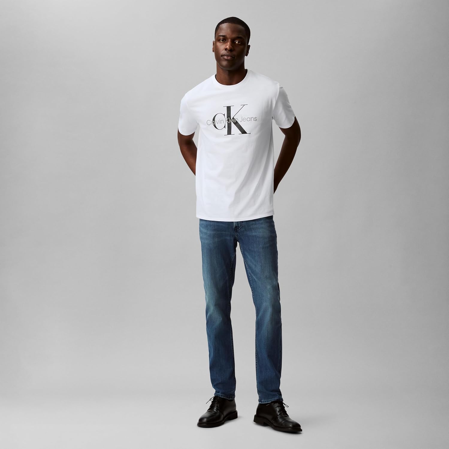 Футболка Calvin Klein Monogram Logo Crewneck, белый — фото 3