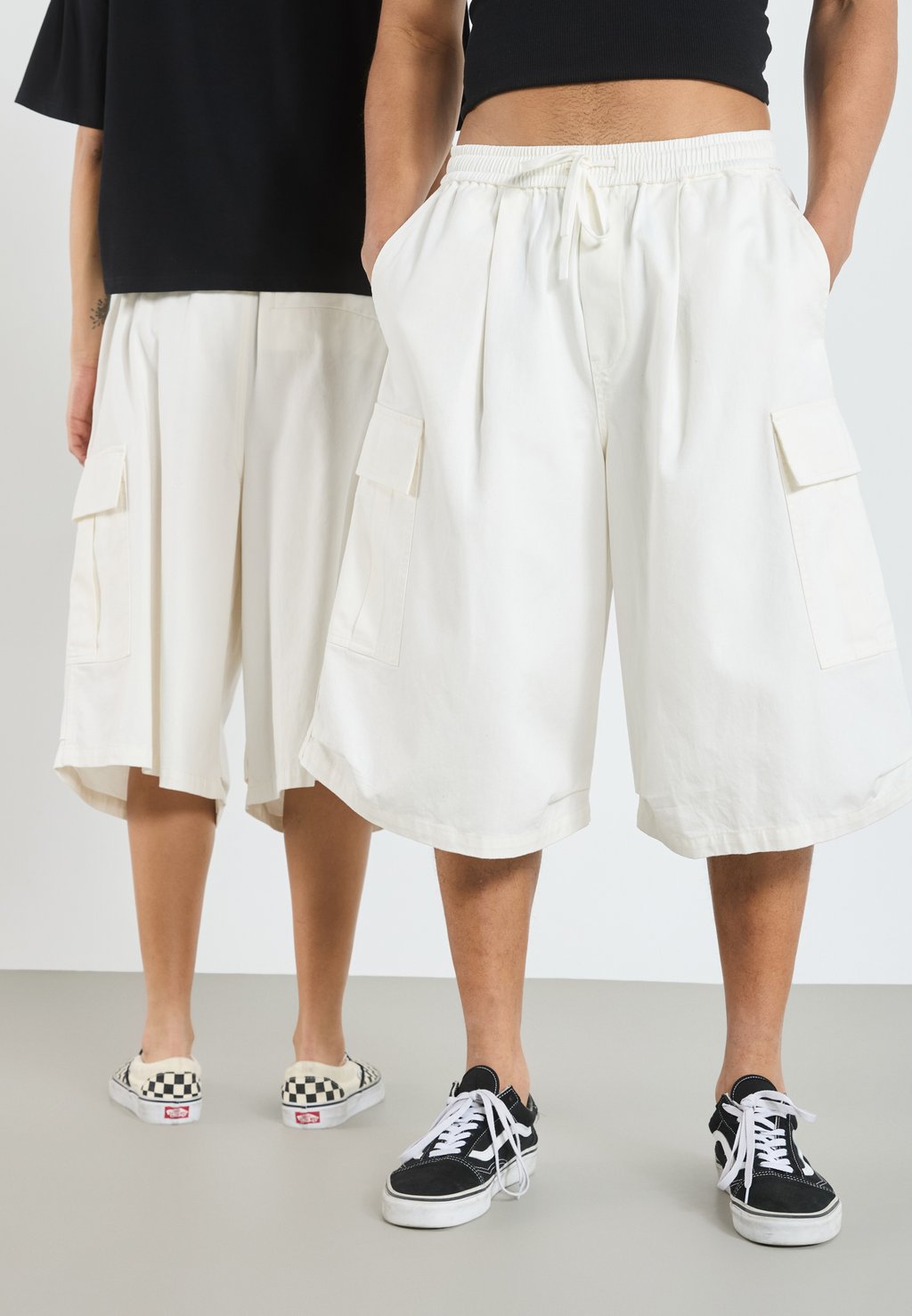

Шорты UNISEX YOURTURN by Zalando, белый