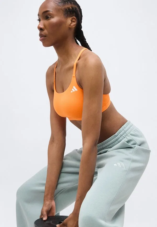 Всесезонные флисовые свободные спортивные штаны с широкими штанинами Adidas Sportswear, Sage — фото 4