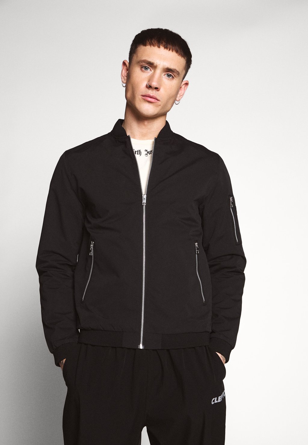 

Бомбер Jack & Jones ERUSH NOOS, цвет Black, Черный, Бомбер Jack & Jones ERUSH NOOS, цвет Black