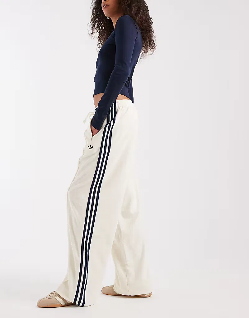 Спортивные брюки Adidas Originals из махровой ткани, кремово-белый — фото 2