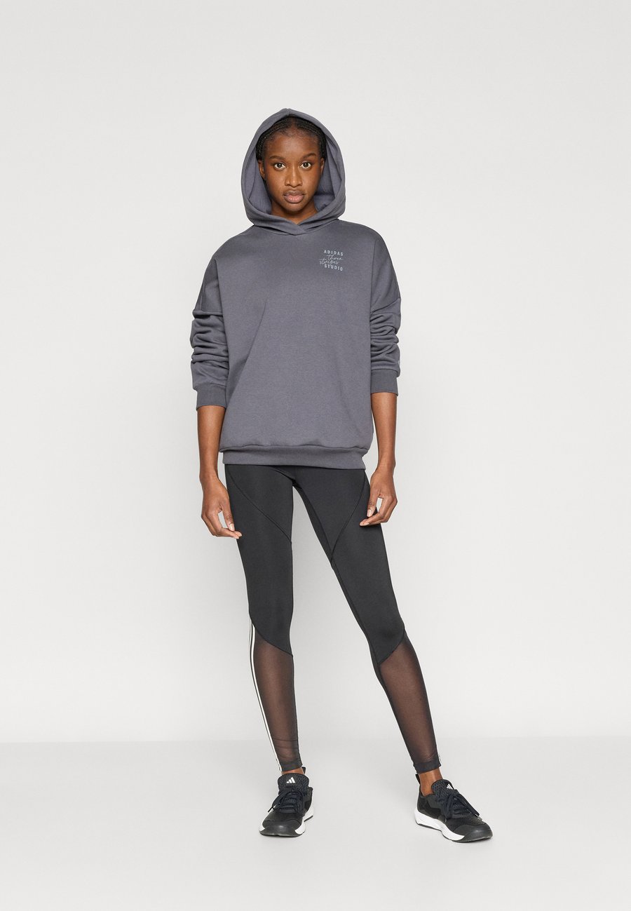 Худи Adidas Sportswear 3 STRIPES STUDIO HOODIE, Aurora Onix/Grey — фото 2