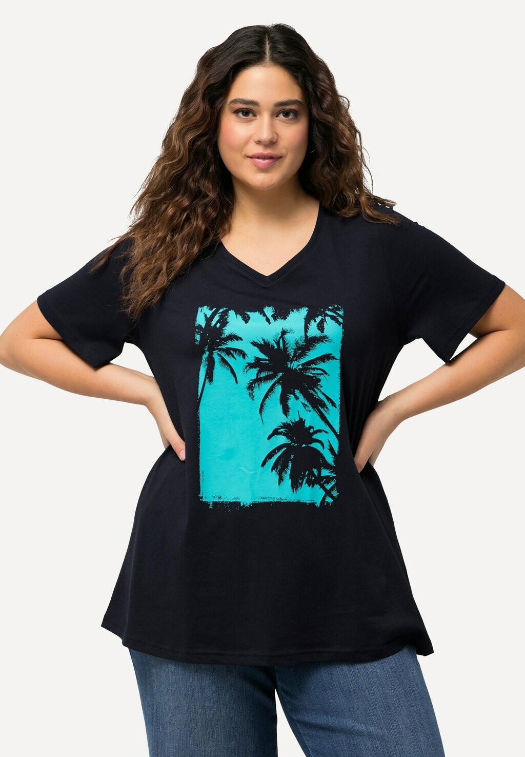

Футболка с принтом PALM TREE SHORT SLEEVE GRAPHIC TEE Ulla Popken, темно-синий