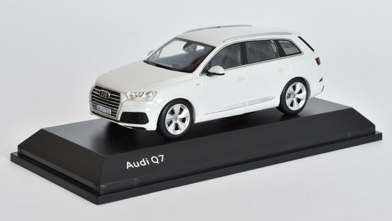 

Модель Spark Audi Q7 V8 Tdi S-Line 2014 Glacier 1:43 5011407623