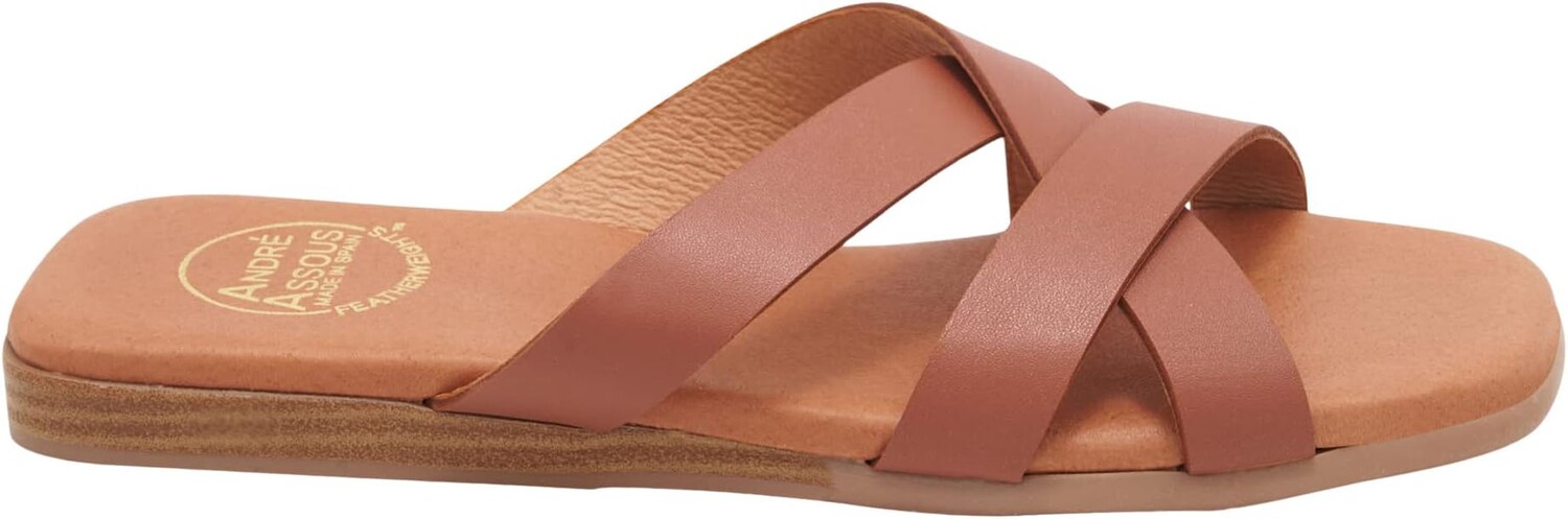 Сандалии Andre Assous Koral Featherweight Flat Sandal, цвет Cuero — фото 4