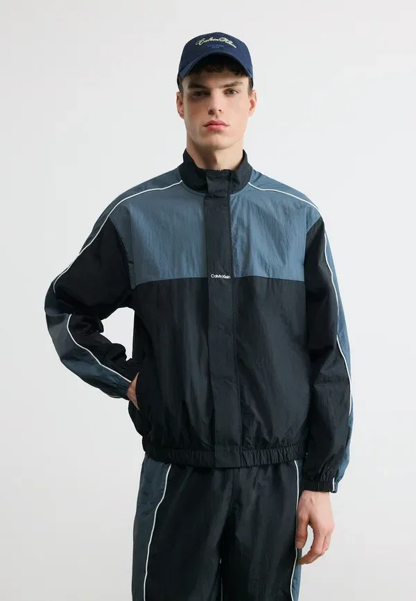 Куртка-ветровка Colorblock Calvin Klein, черный/турбулентность