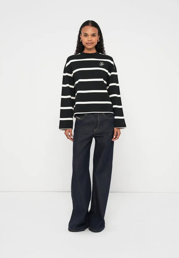 Толстовка с круглым вырезом и вышитым логотипом Tommy Hilfiger, Black/Calico — фото 2