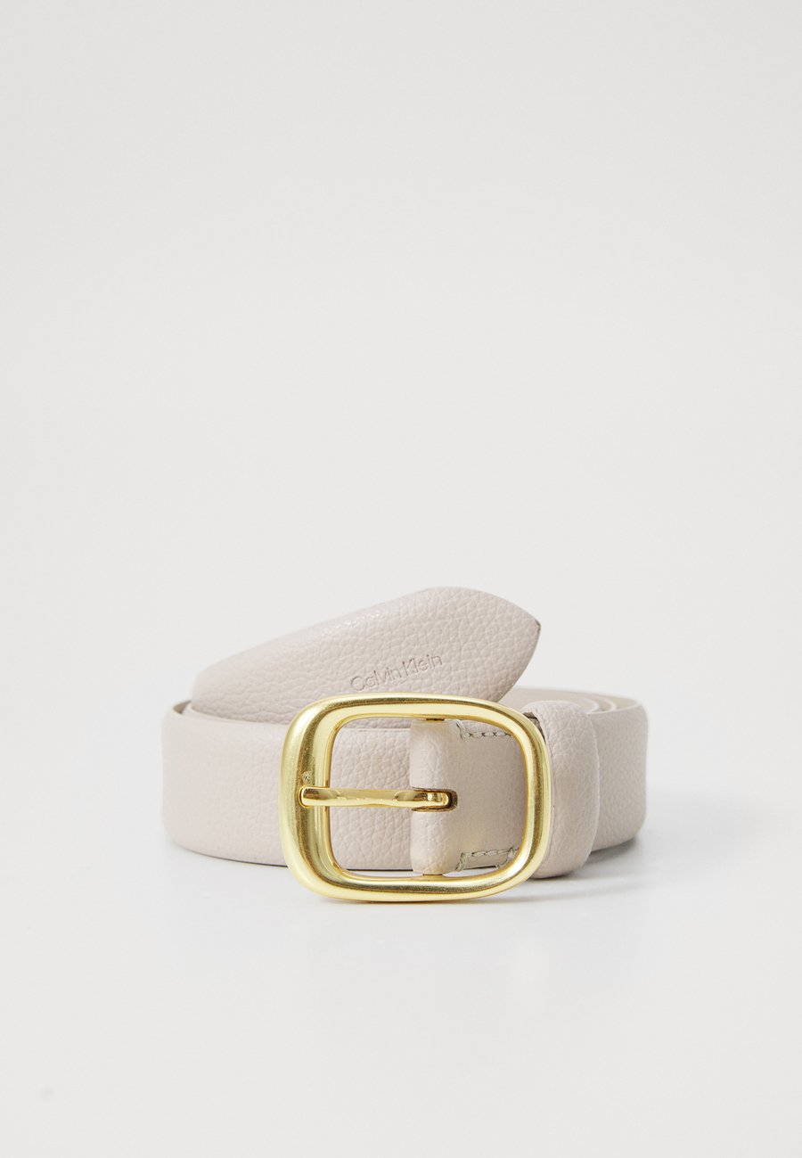 

Ремень Calvin Klein CHUNKY BUCKLE PEBBLE STRAP , Chateau/Tumbled Deep Gold-Coloured/Gold-Coloured