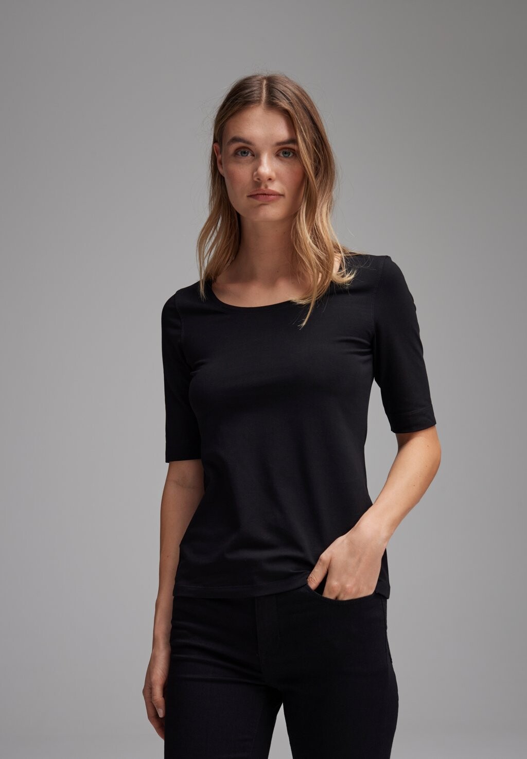 

Футболка базовая SANIKA Opus, цвет black