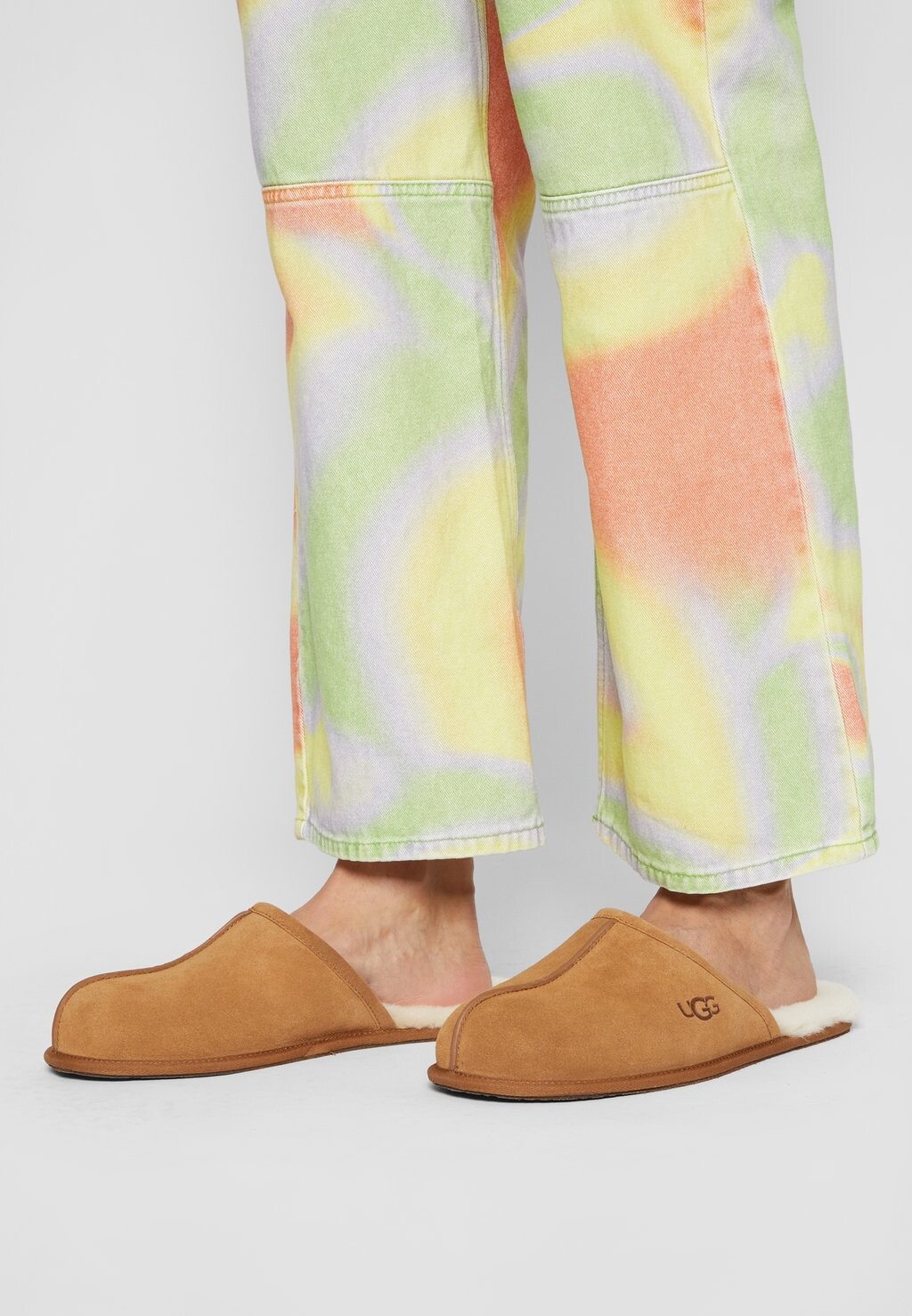 

Тапочки SCUFF UGG, коньячный