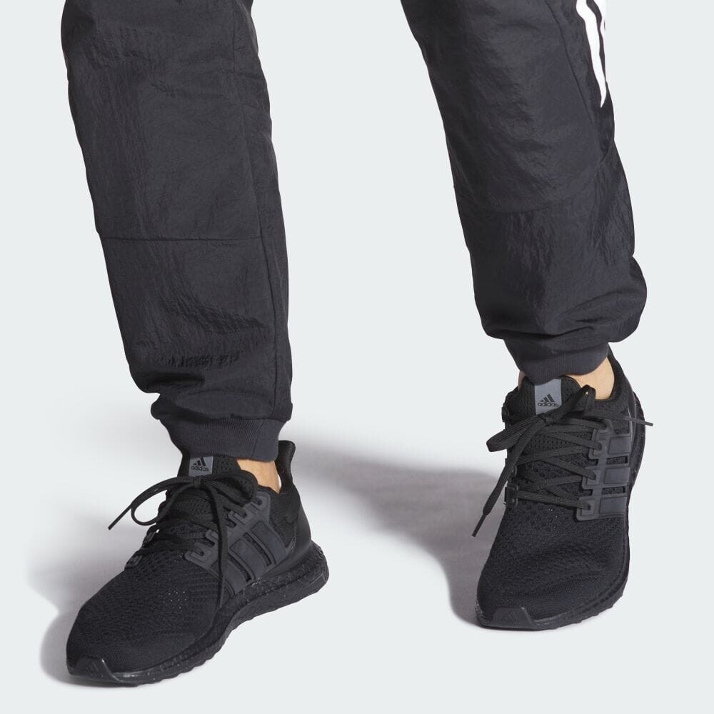 Кроссовки Adidas ULTRABOOST 1.0, цвет Black/Beam Green — фото 2