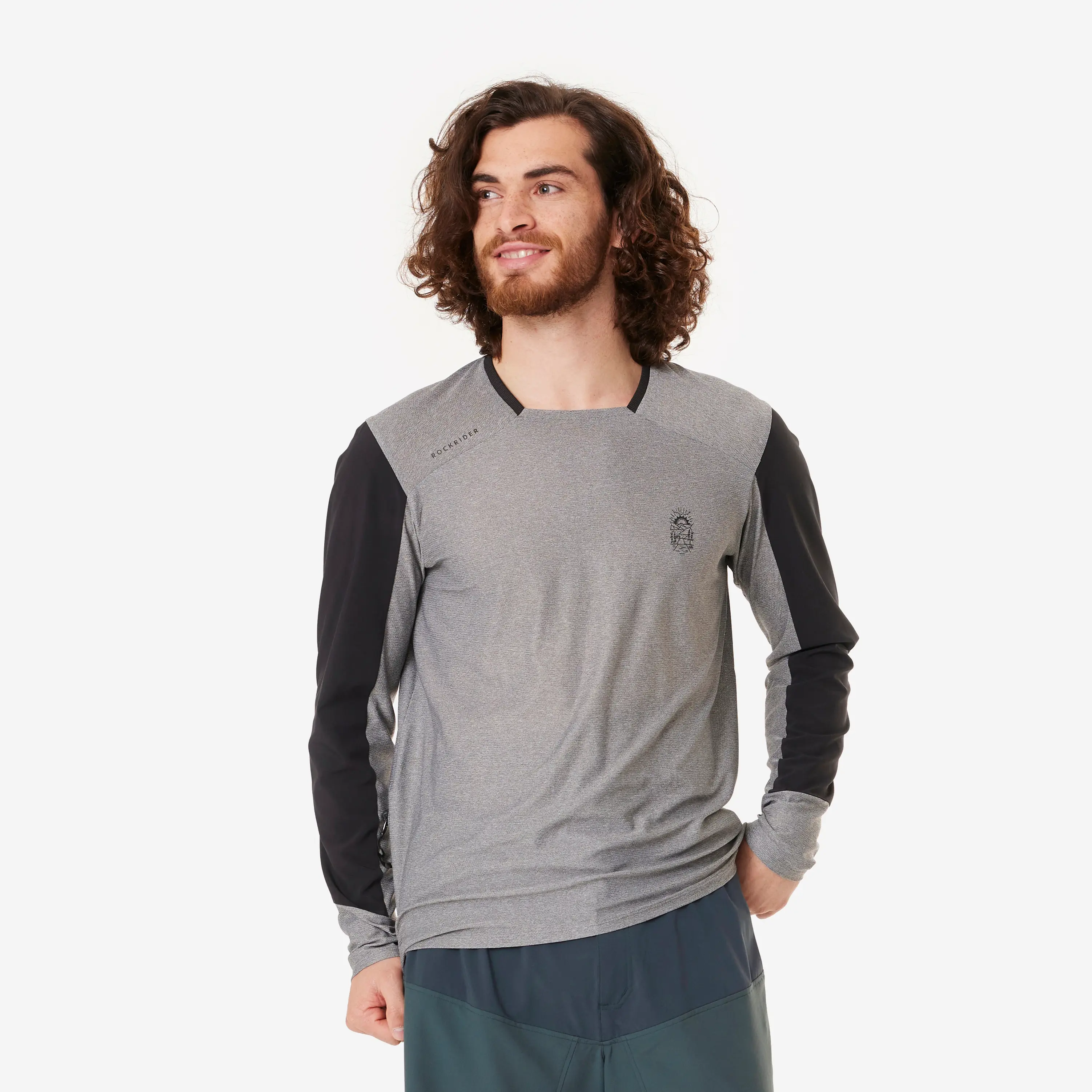 

Мужская горная велофутболка с длинным рукавом Rockrider Explore в серо-чёрном цвете
