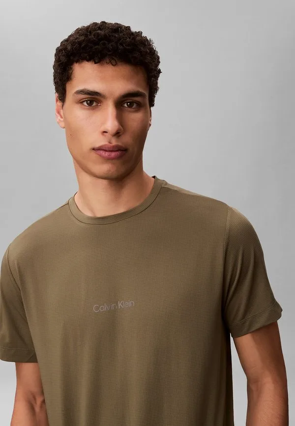 Базовая футболка Calvin Klein, Dusty Olive — фото 4