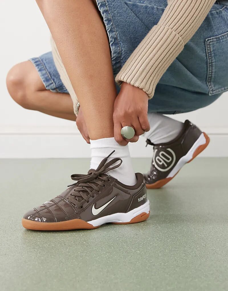Кроссовки Nike T90 коричневого цвета