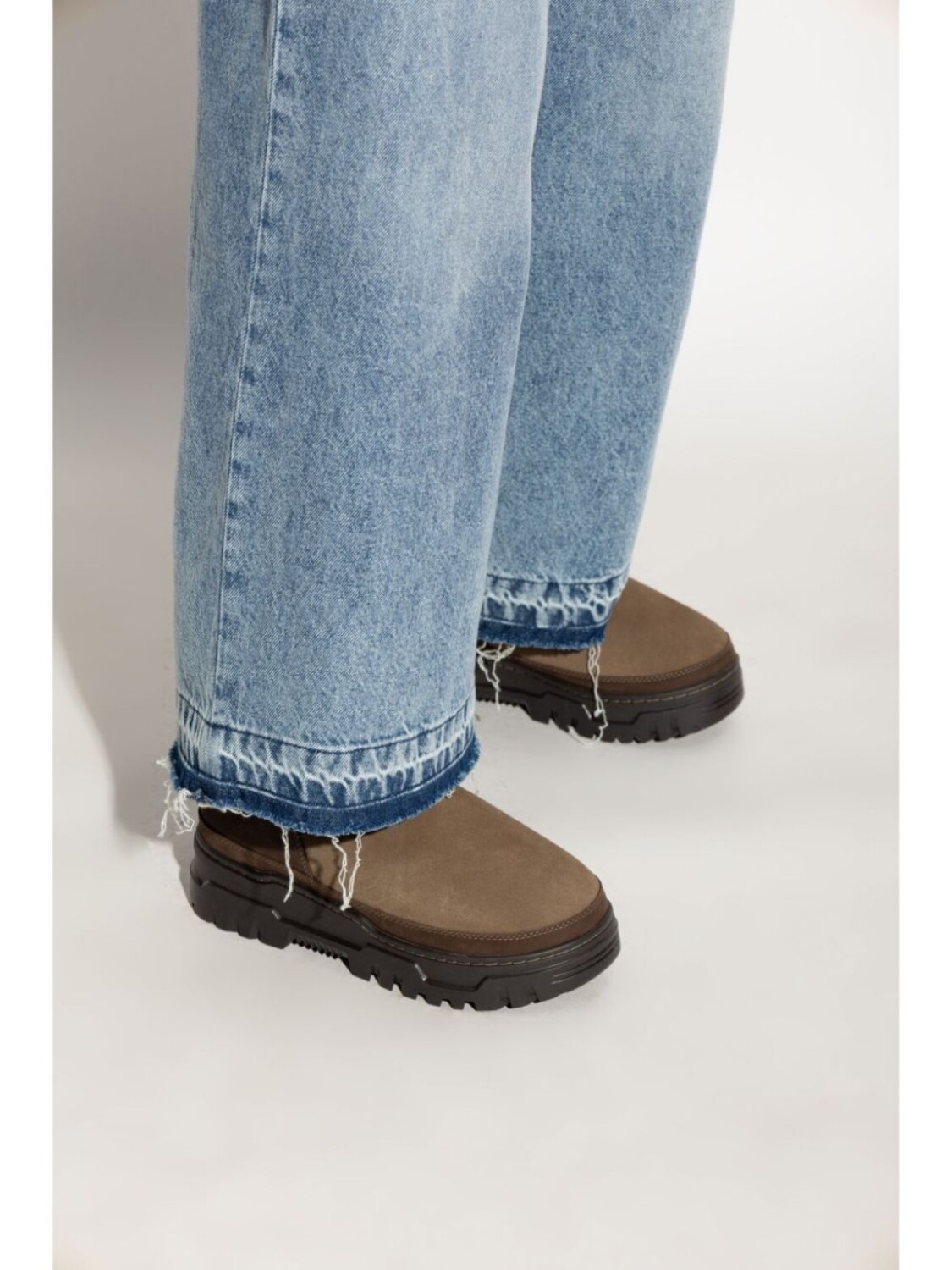 Ботинки UGG Classic Mini Trail Grazer, коричневый — фото 2