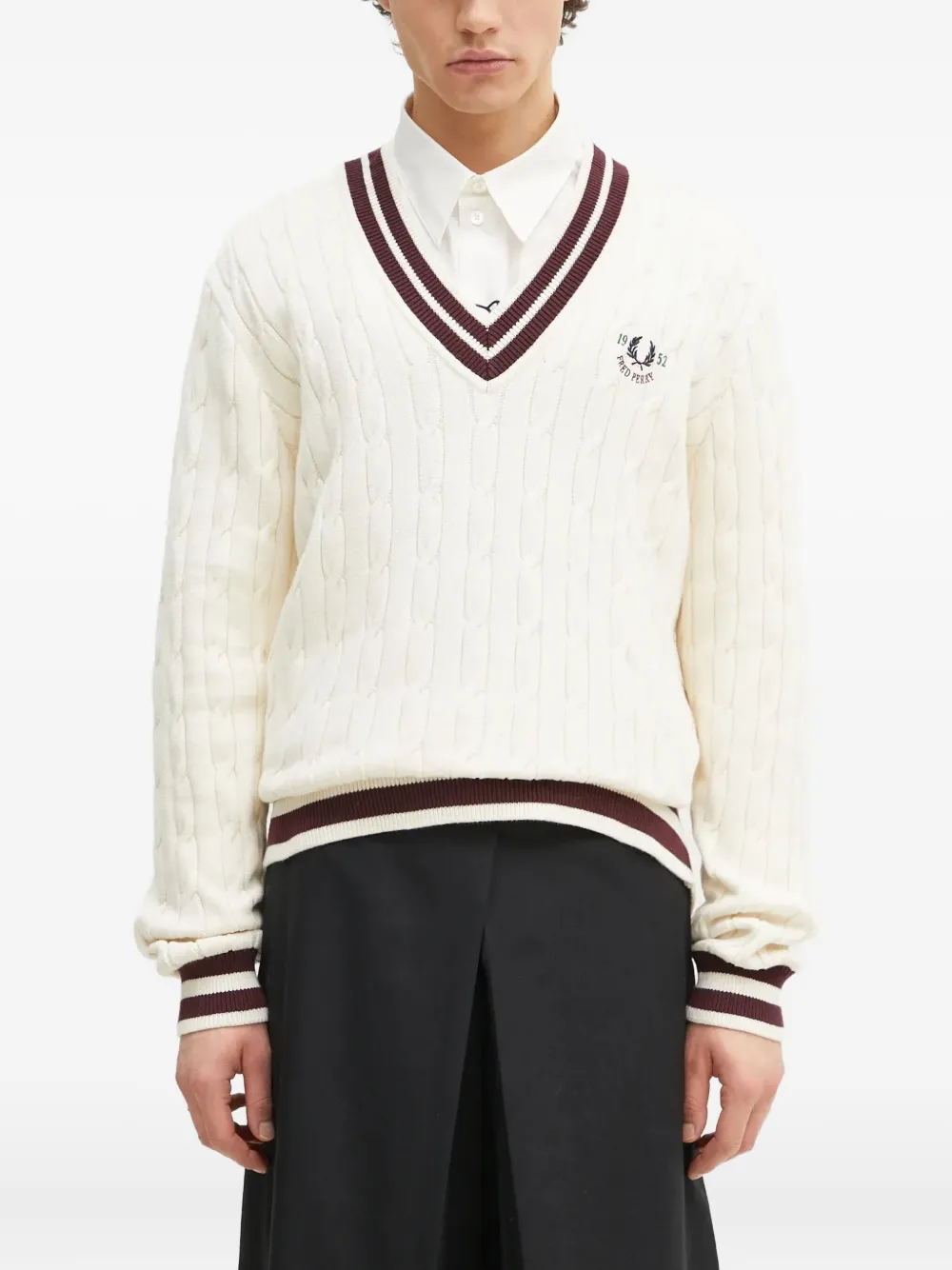 

Свитер фактурной вязки с V-образным вырезом Fred Perry, белый