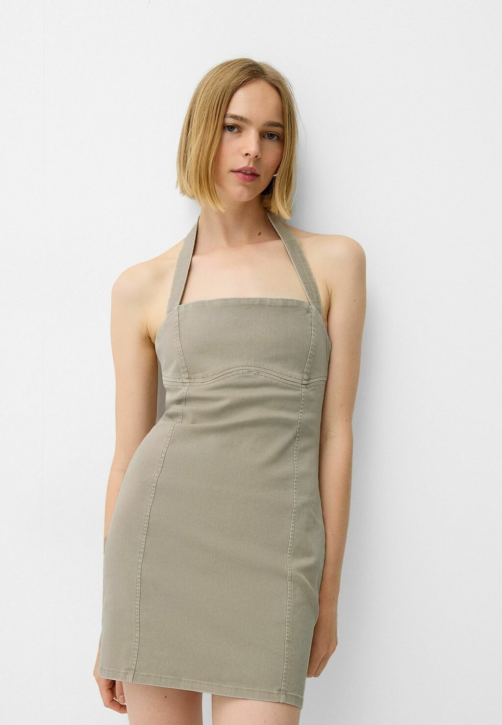 

Летнее платье HALTER NECK Bershka, песочный