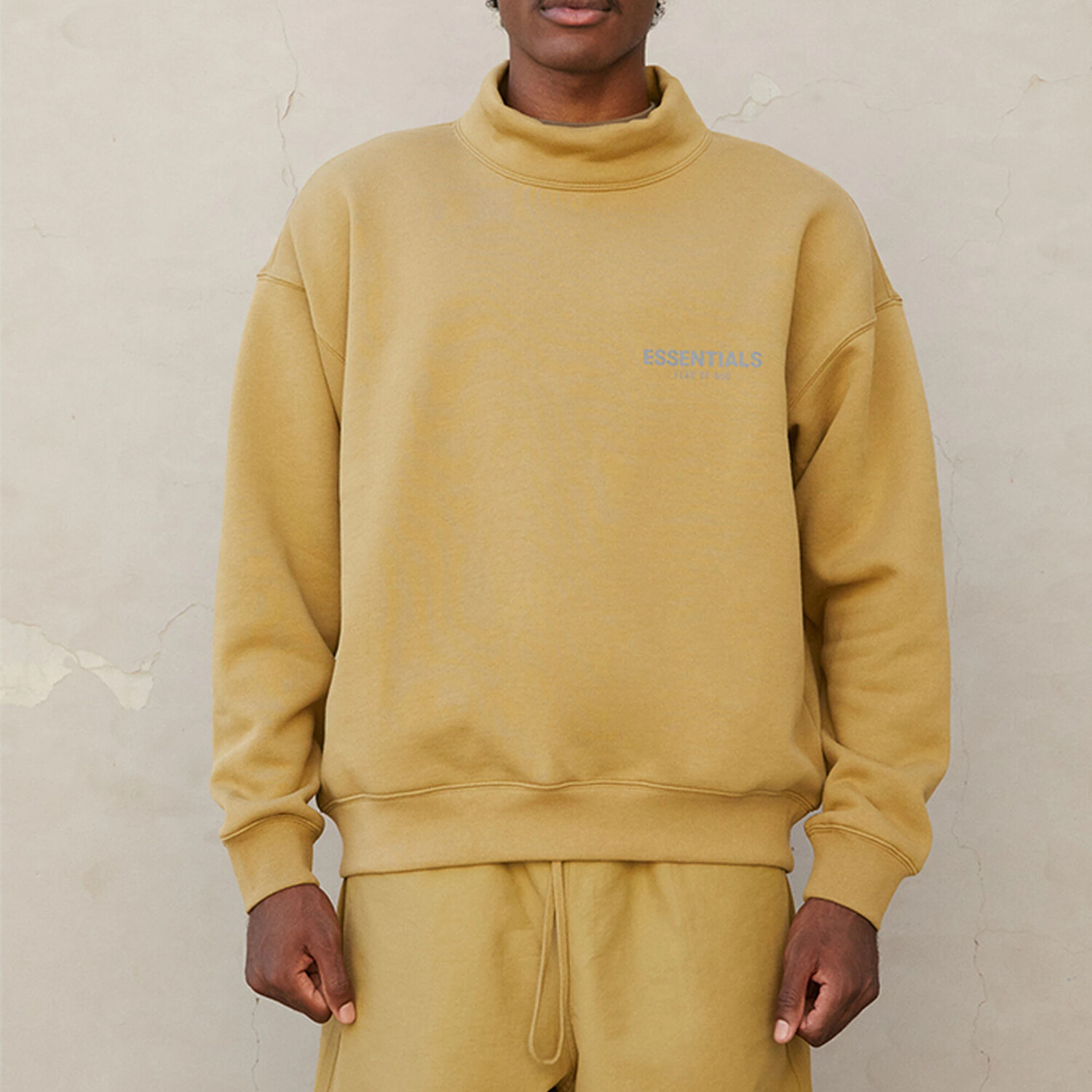 Осень/Зима 21 Толстовка унисекс янтарного цвета Fear Of God Essentials, цвет Amber — фото 3