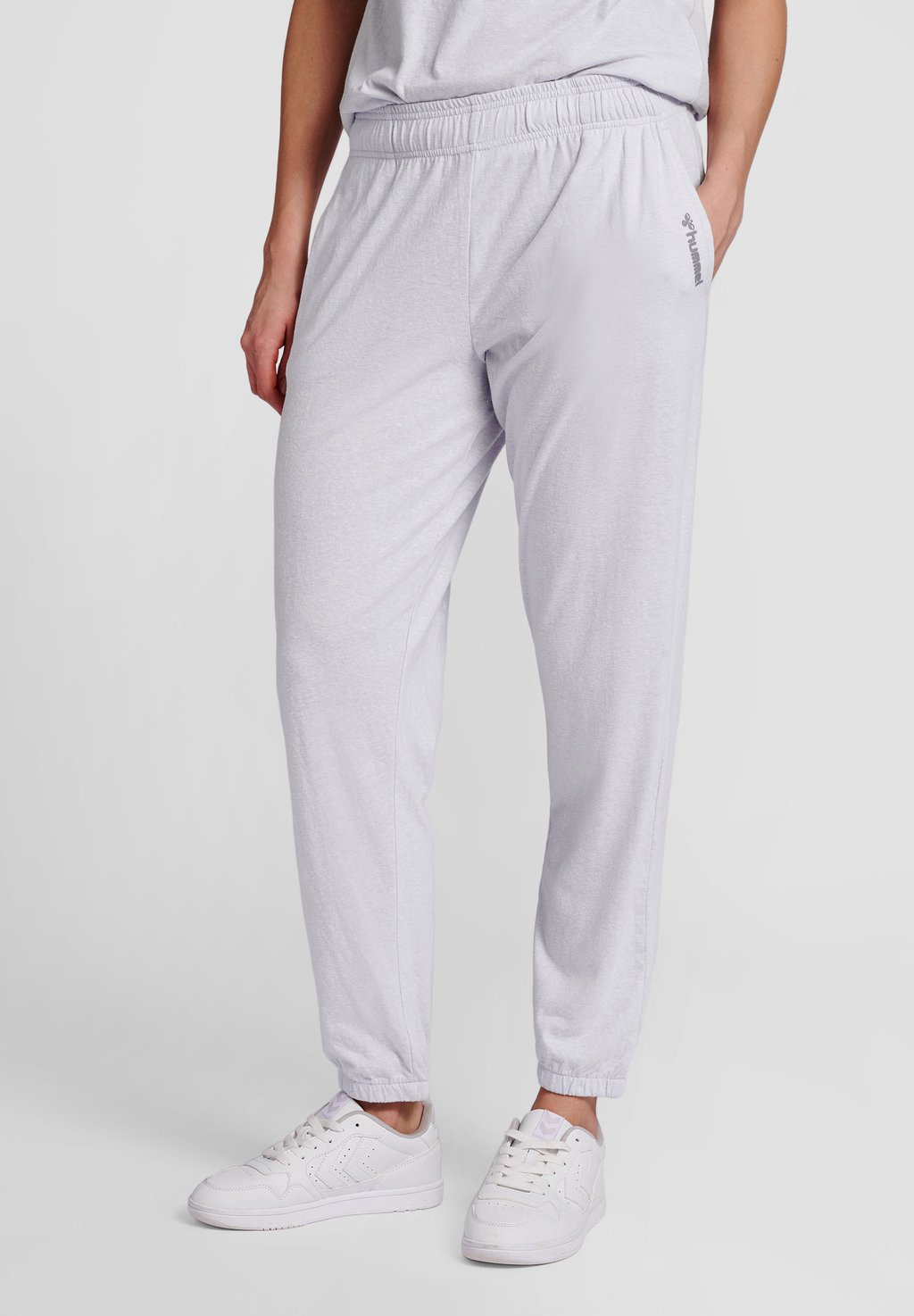 

Спортивные штаны ZANDRA REGULAR Hummel, светло-серый
