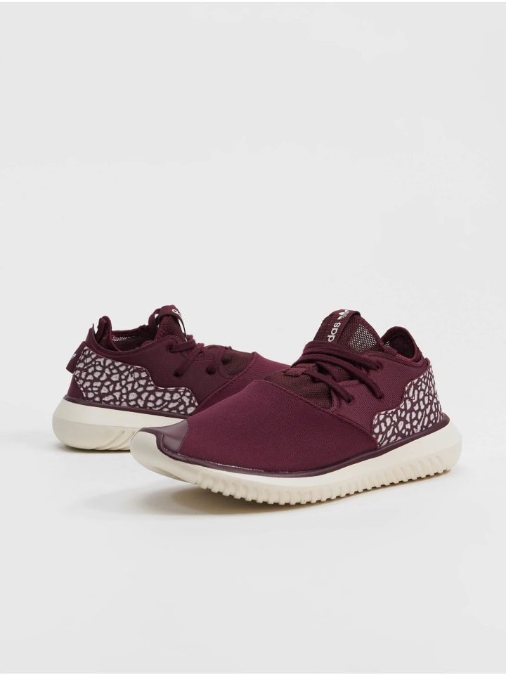 

Кроссовки на шнуровке adidas, цвет maroon/white