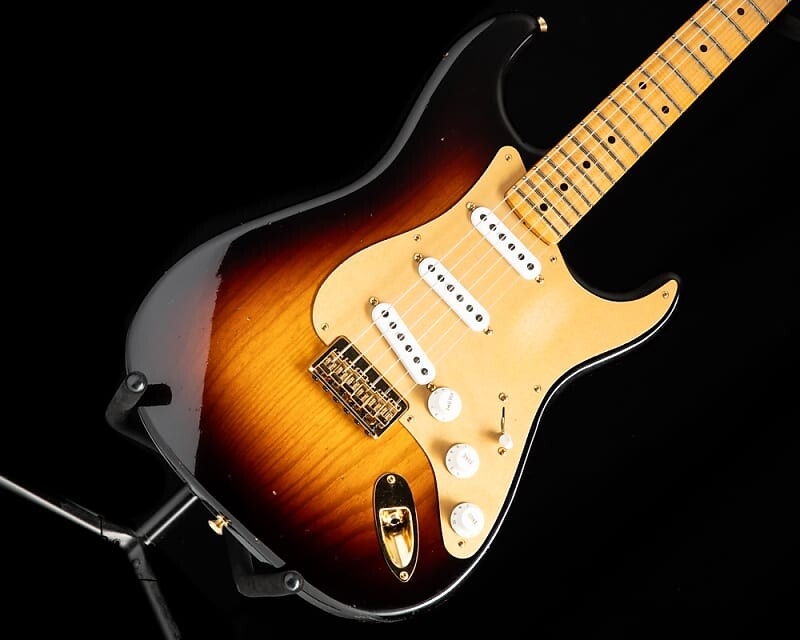 

Электрогитара Fender Custom Shop '55 Hardtail Stratocaster Journeyman Relic Wide Fade 2 Tone Sunburst