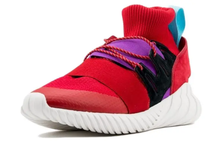 

adidas Tubular Doom Adventure Winter Scarlet