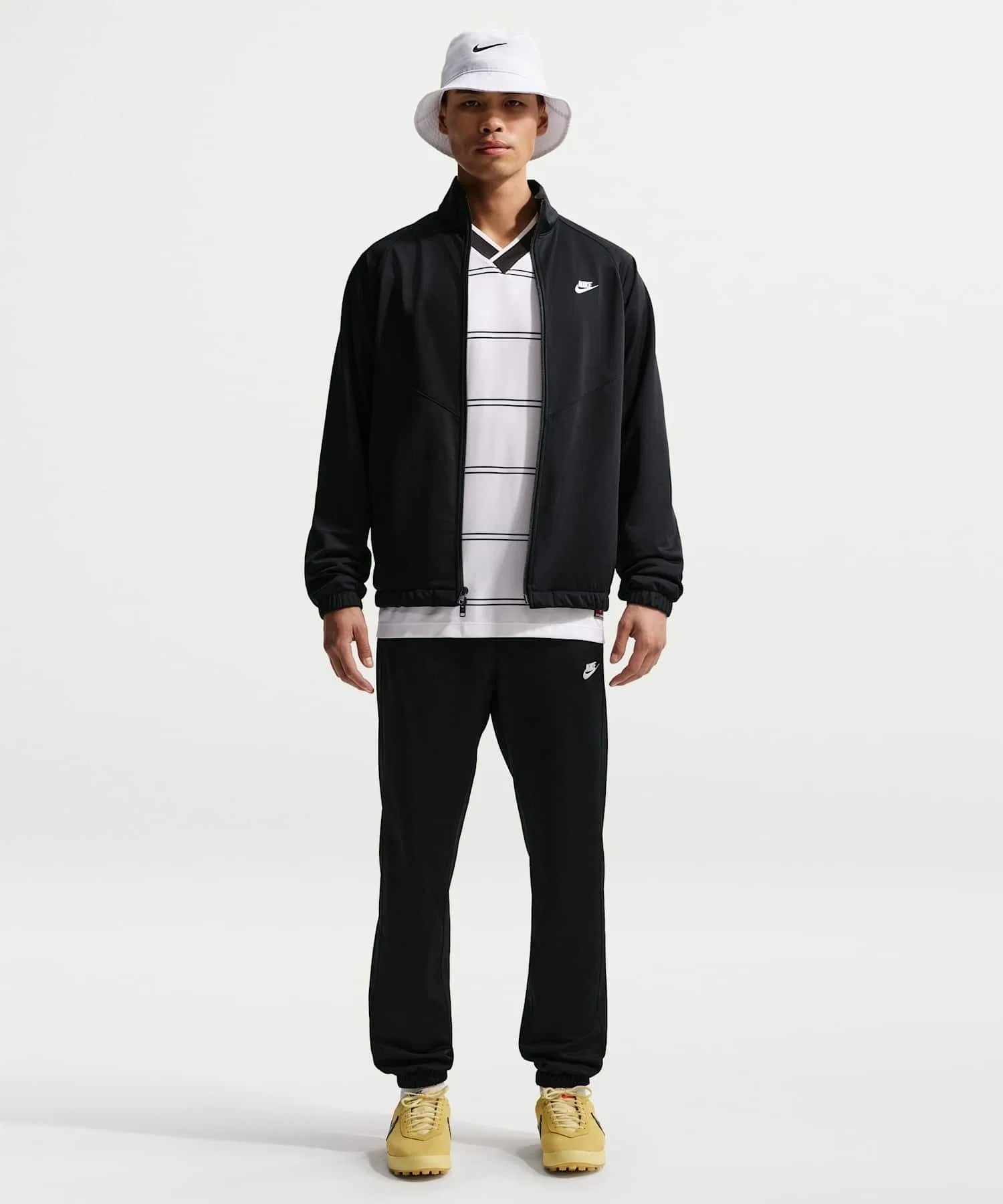 Мужской спортивный костюм Nike Windrunner из полиэстеровой трикотажной ткани (верх и низ) IF1624-010, черный.