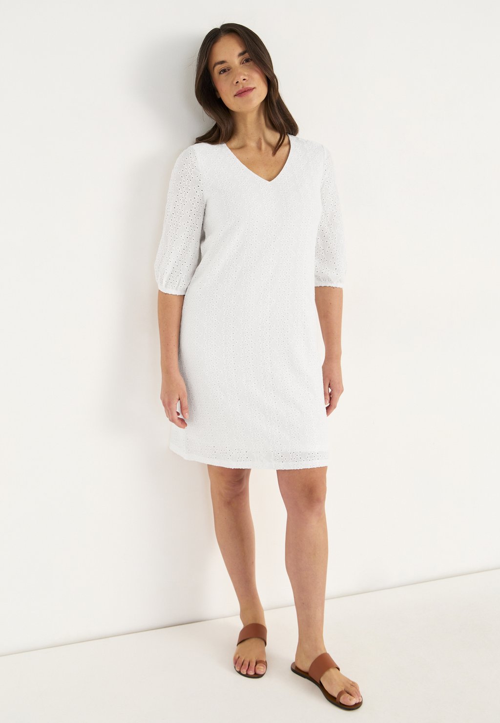 

Платье из джерси JERSEY DRESS WITH HOLE EMBROIDERY Cellbes of Sweden, белый