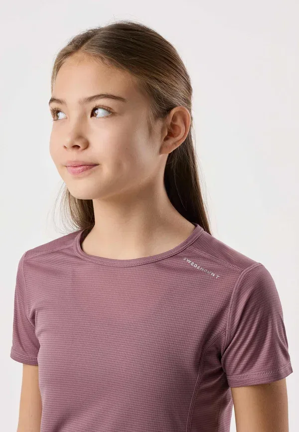 Футболка Swedemount Ultra light tee girl basic t-shirt, темно-сиреневый — фото 4