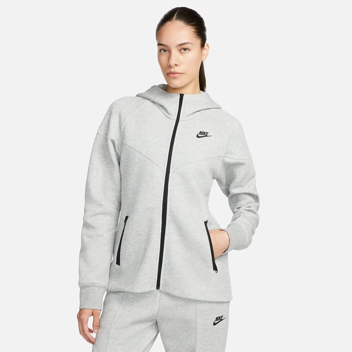 

Женская куртка Sportswear Tech Fleece Windrunner Nike, серый