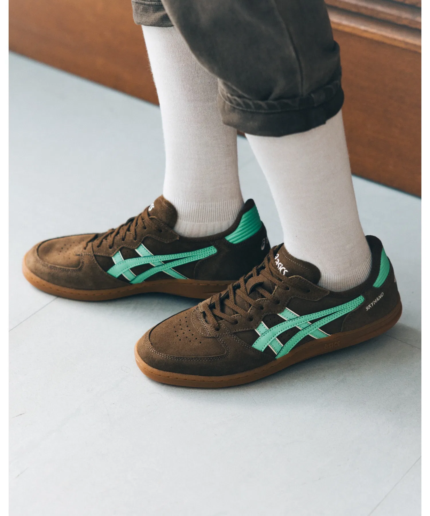Унисекс кроссовки ASICS SKYHAND OG из натуральной кожи коричневые — фото 4
