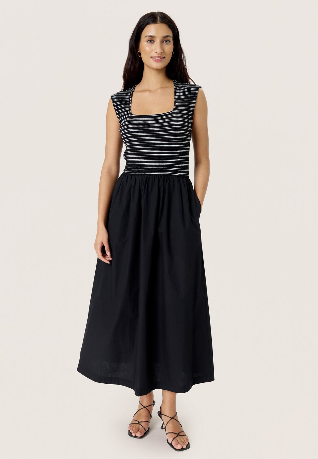 

Платье макси SIMONE PHOEBE STRIPED Soaked in Luxury, черный