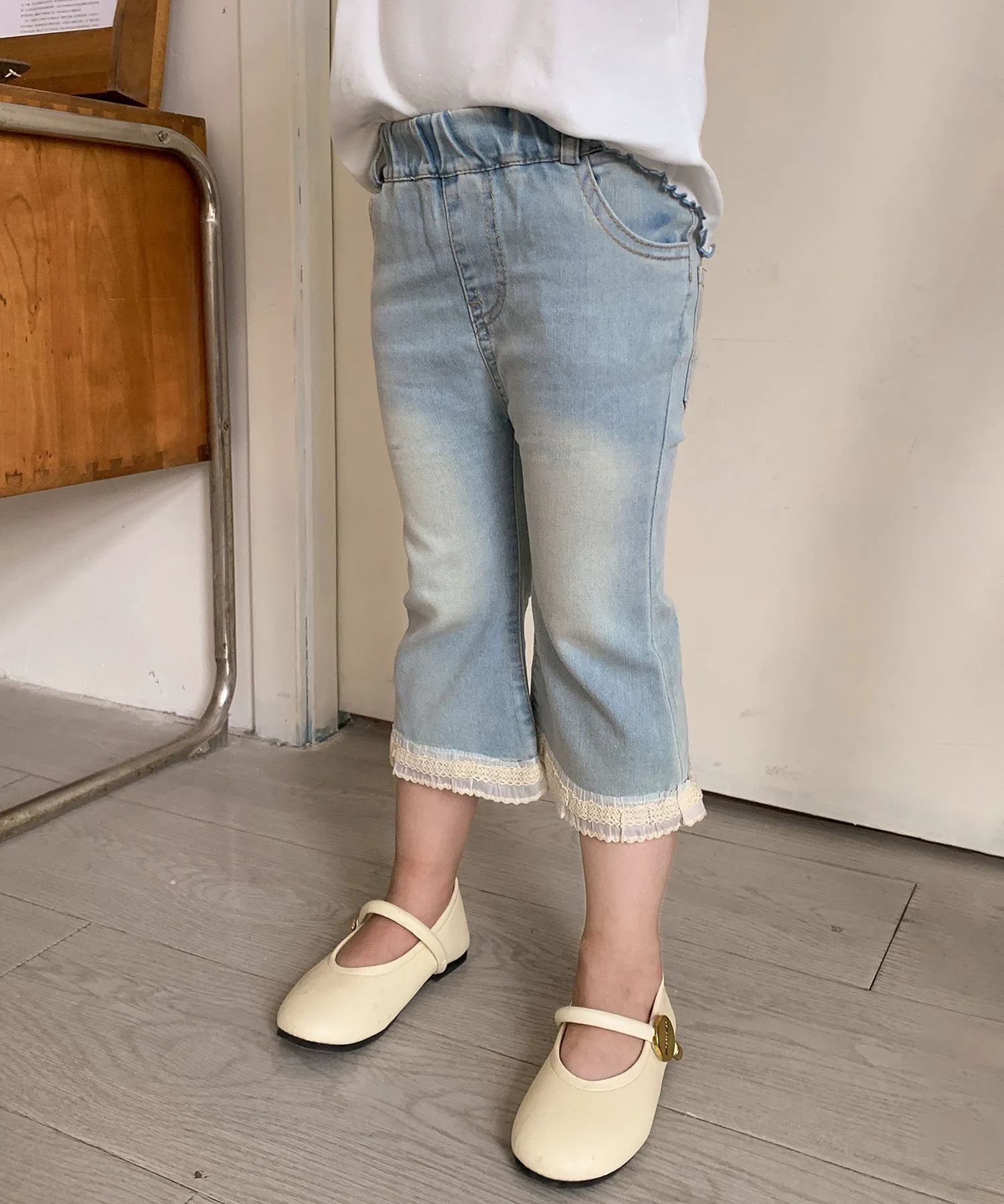 Джинсовые брюки-клеш с кружевом Aimoha Kids, blue — фото 4