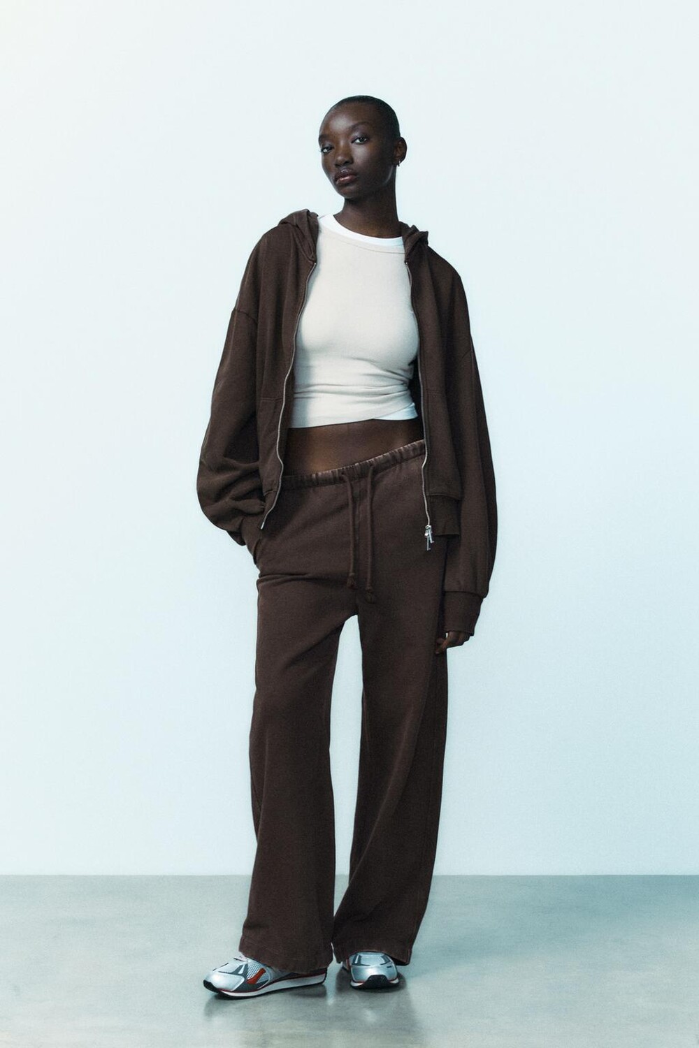 

Прямые брюки из мягкой ткани ZARA, коричневый