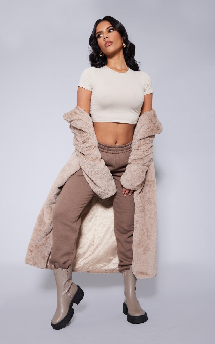 

PrettyLittleThing Укороченный топ из хлопка с короткими рукавами и натуральным камнем