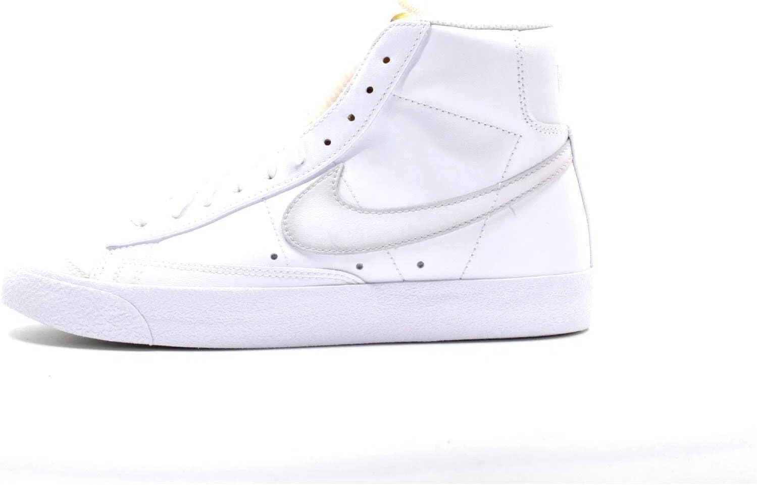 Кроссовки баскетбольные Nike Blazer Mid '77 VNTG, белые