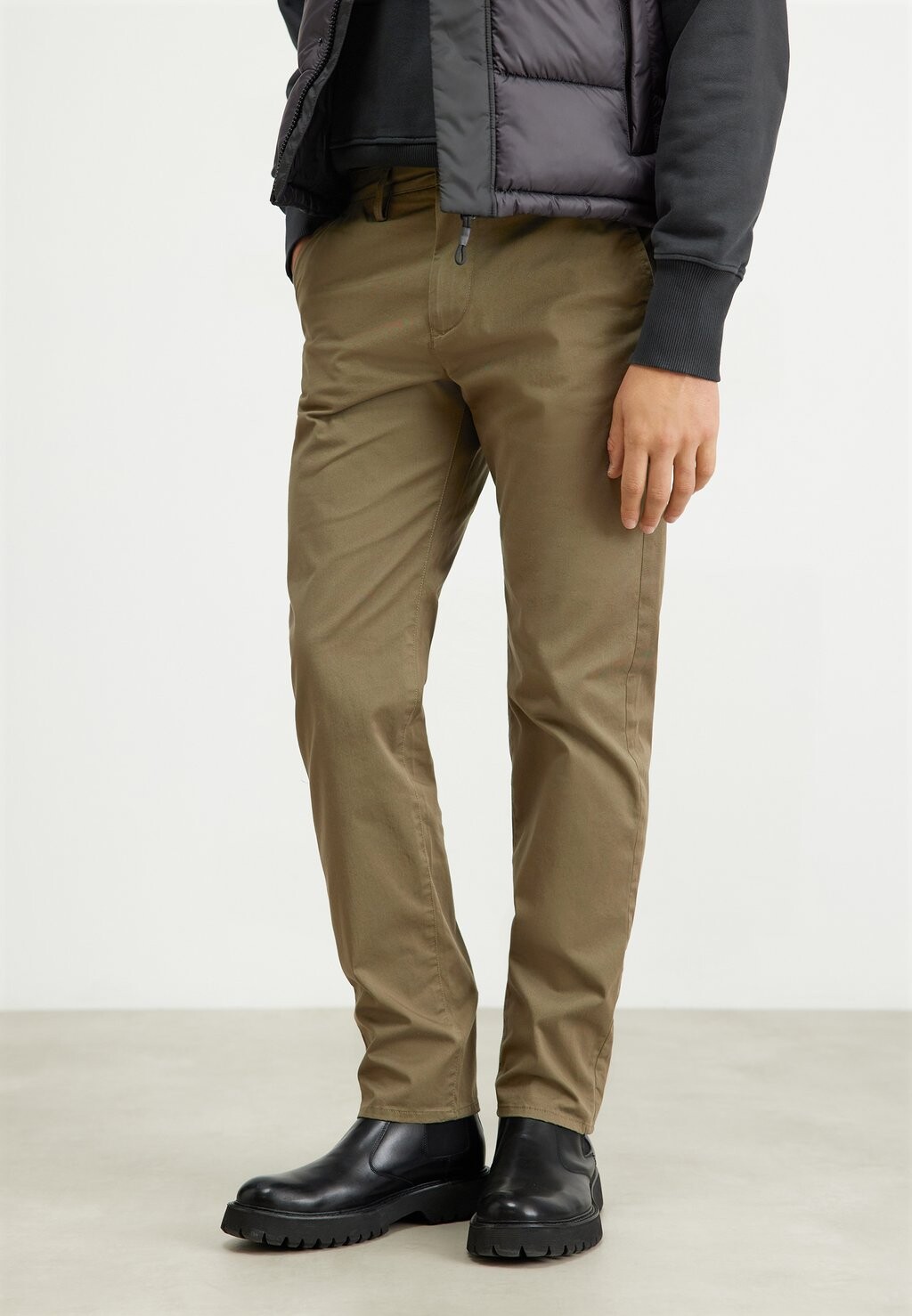 

Чино REGULAR GANT, цвет juniper green