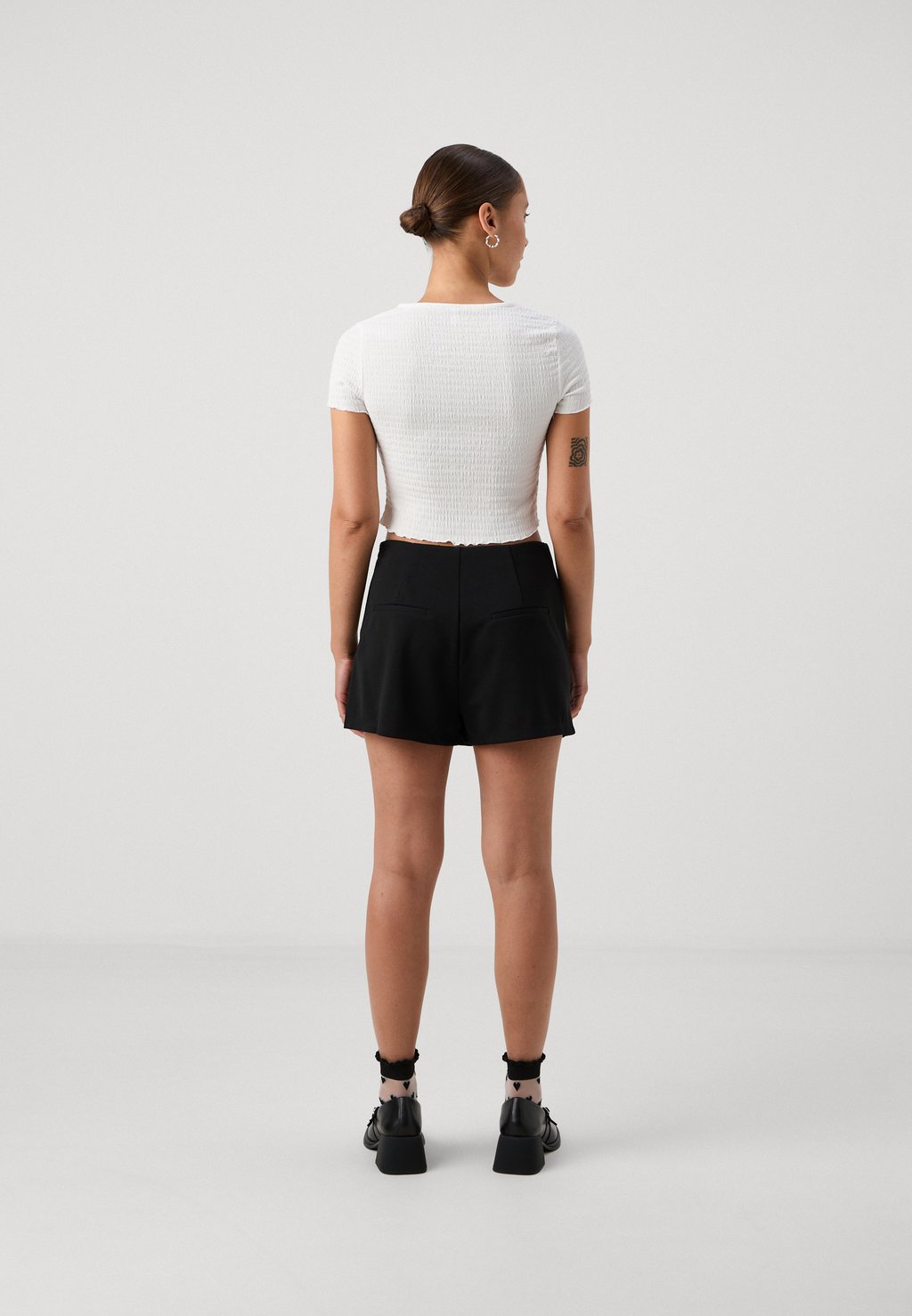 

Шорты VMLIVA SKORT Vero Moda, черный