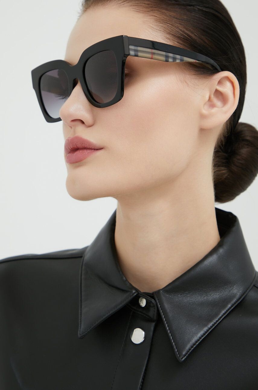 

Солнцезащитные очки Burberry, черный