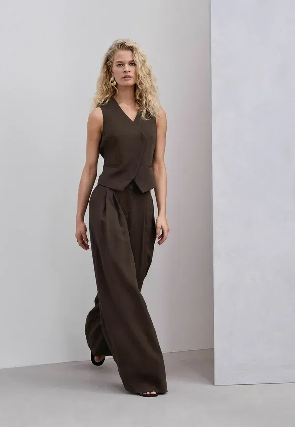 Брюки-палаццо Petite fit crinkle, Next, цвет тёмно-коричневый — фото 2