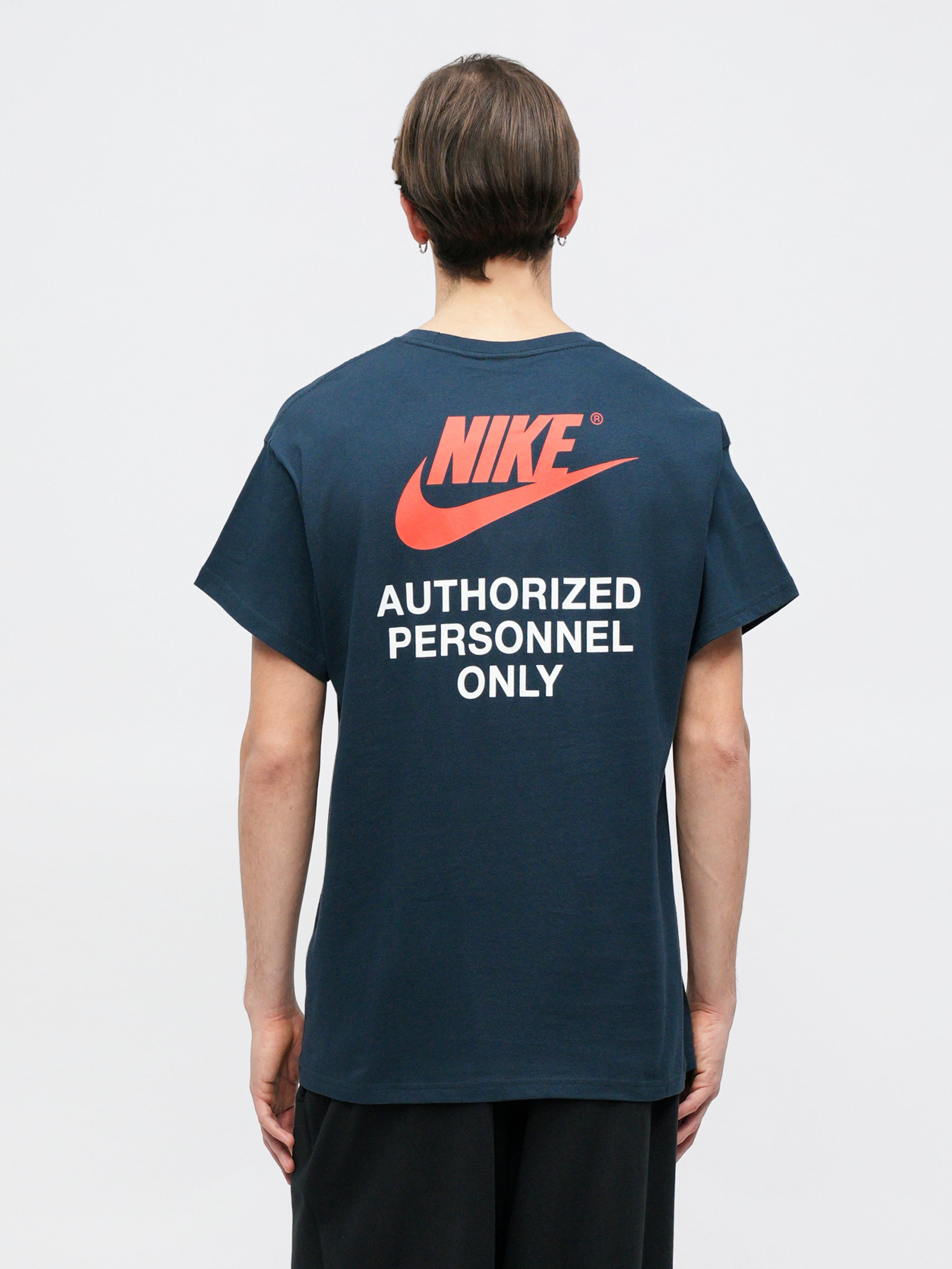 Nike Sportswear Футболка в темно-синем цвете — фото 2