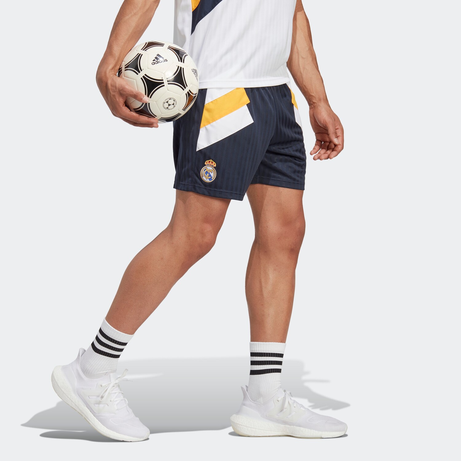 Real Madrid повседневные шорты мужские ночные темно-синие Adidas, темно-синий — фото 4